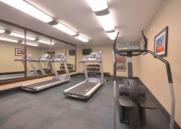 Holiday Inn Express & Suites Fayetteville University Of Arkansas Area By Ihg