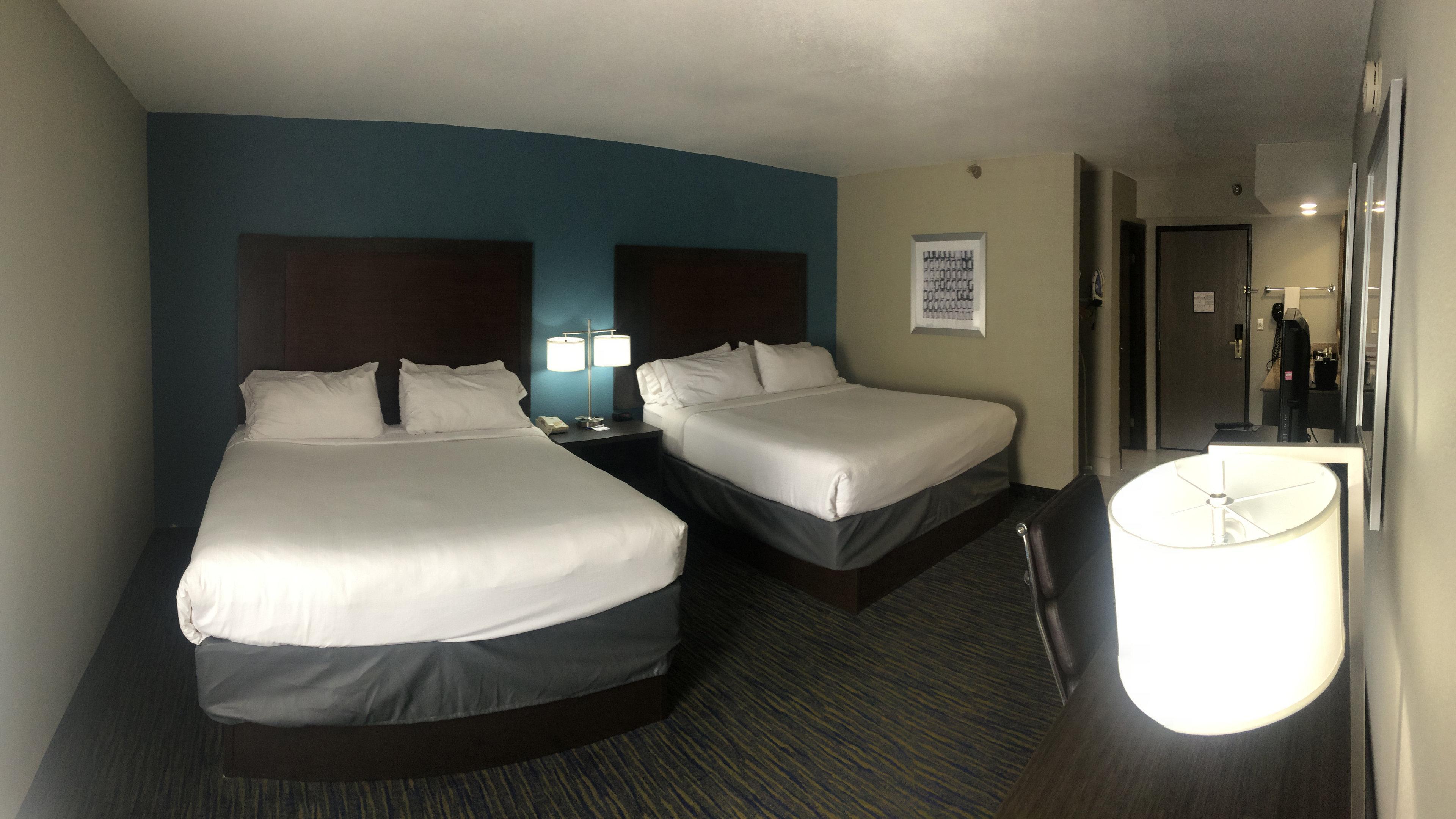 Express & Of Arkansas Area By Ihg Fayetteville
