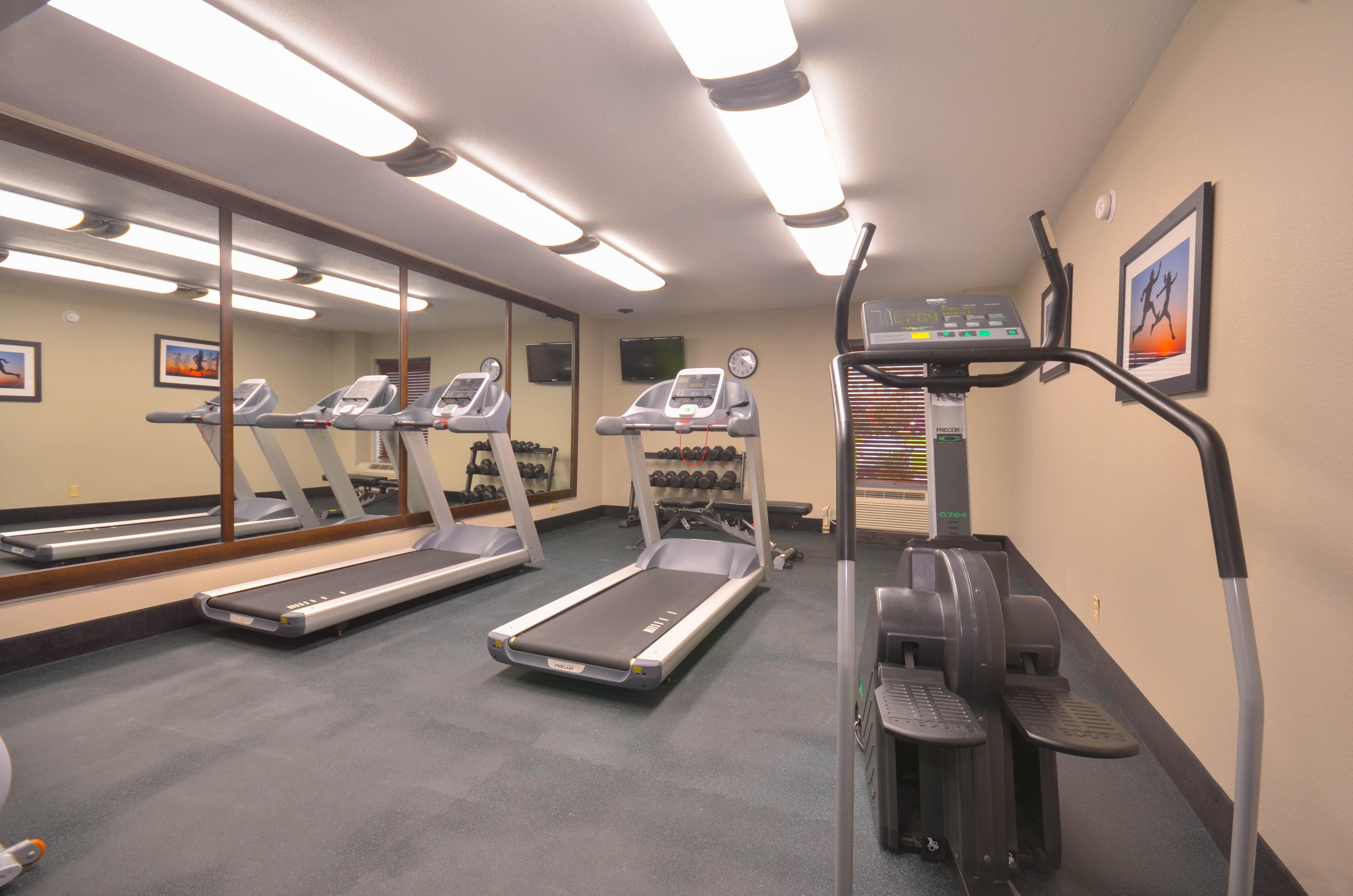 Express & Of Arkansas Area By Ihg Hotel 2*