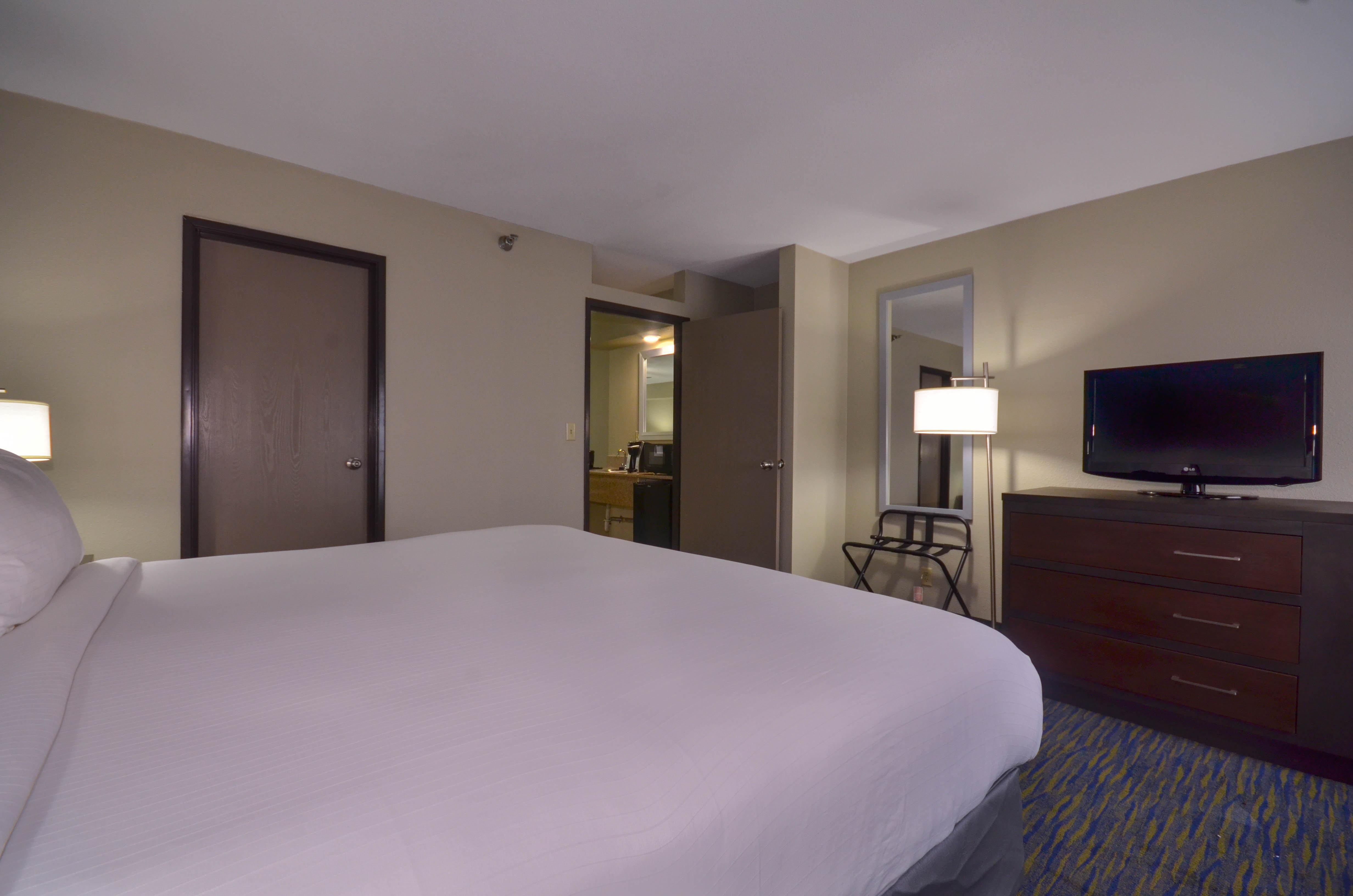 Express & Of Arkansas Area By Ihg