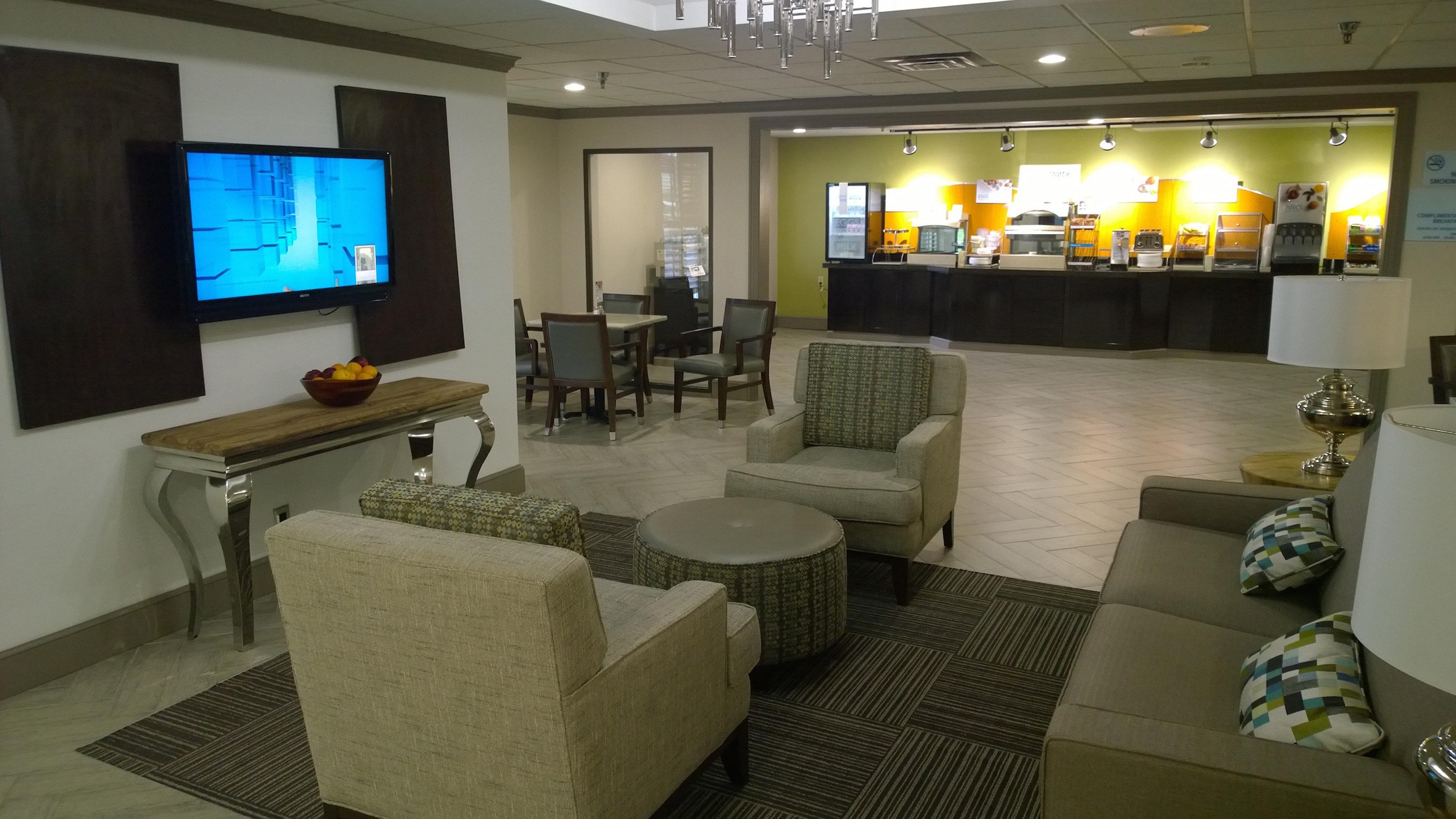 Express & Of Arkansas Area By Ihg Fayetteville