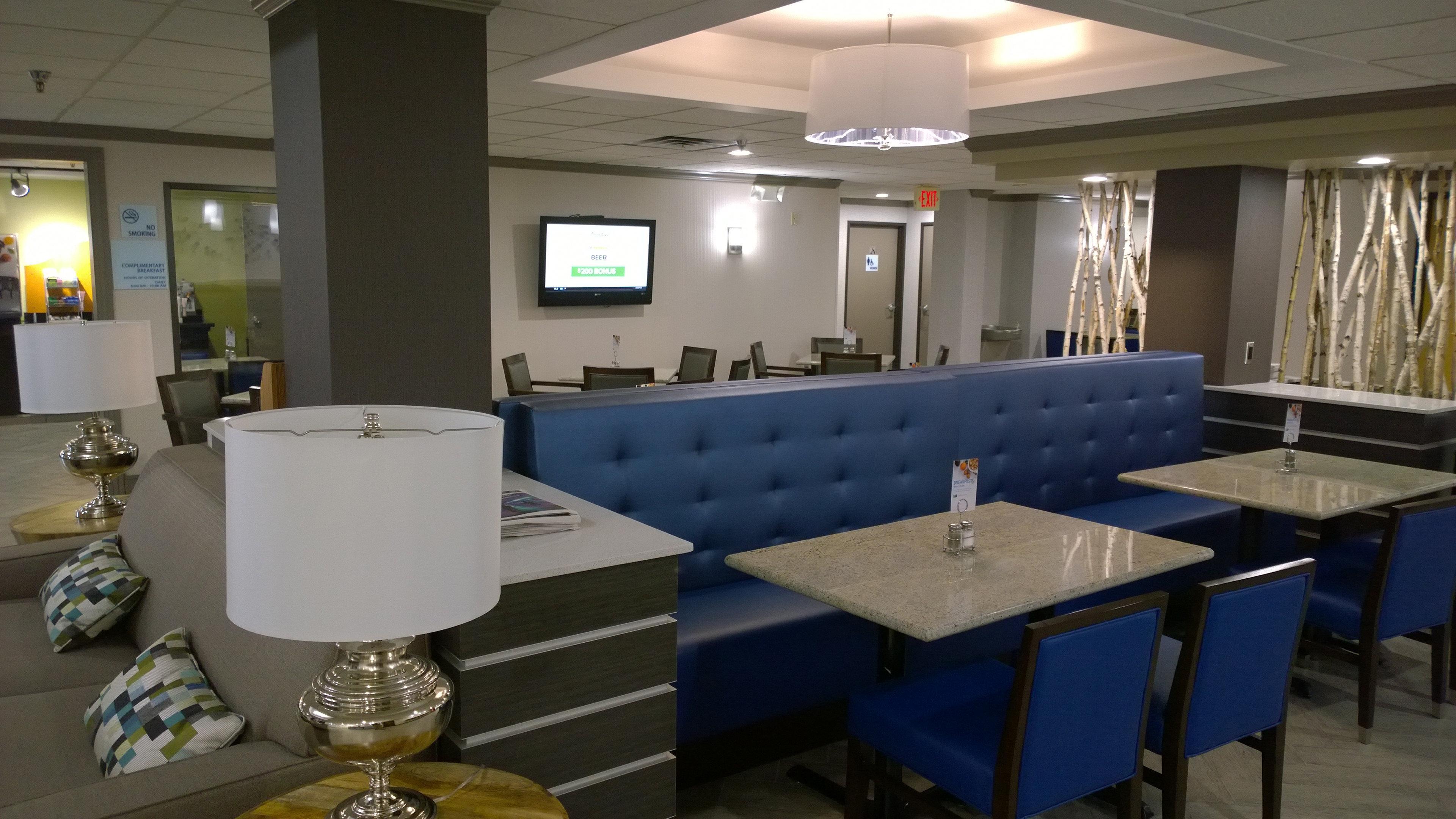 Express & Of Arkansas Area By Ihg Fayetteville
