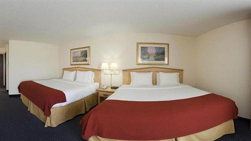 Express & Of Arkansas Area By Ihg 2* Fayetteville