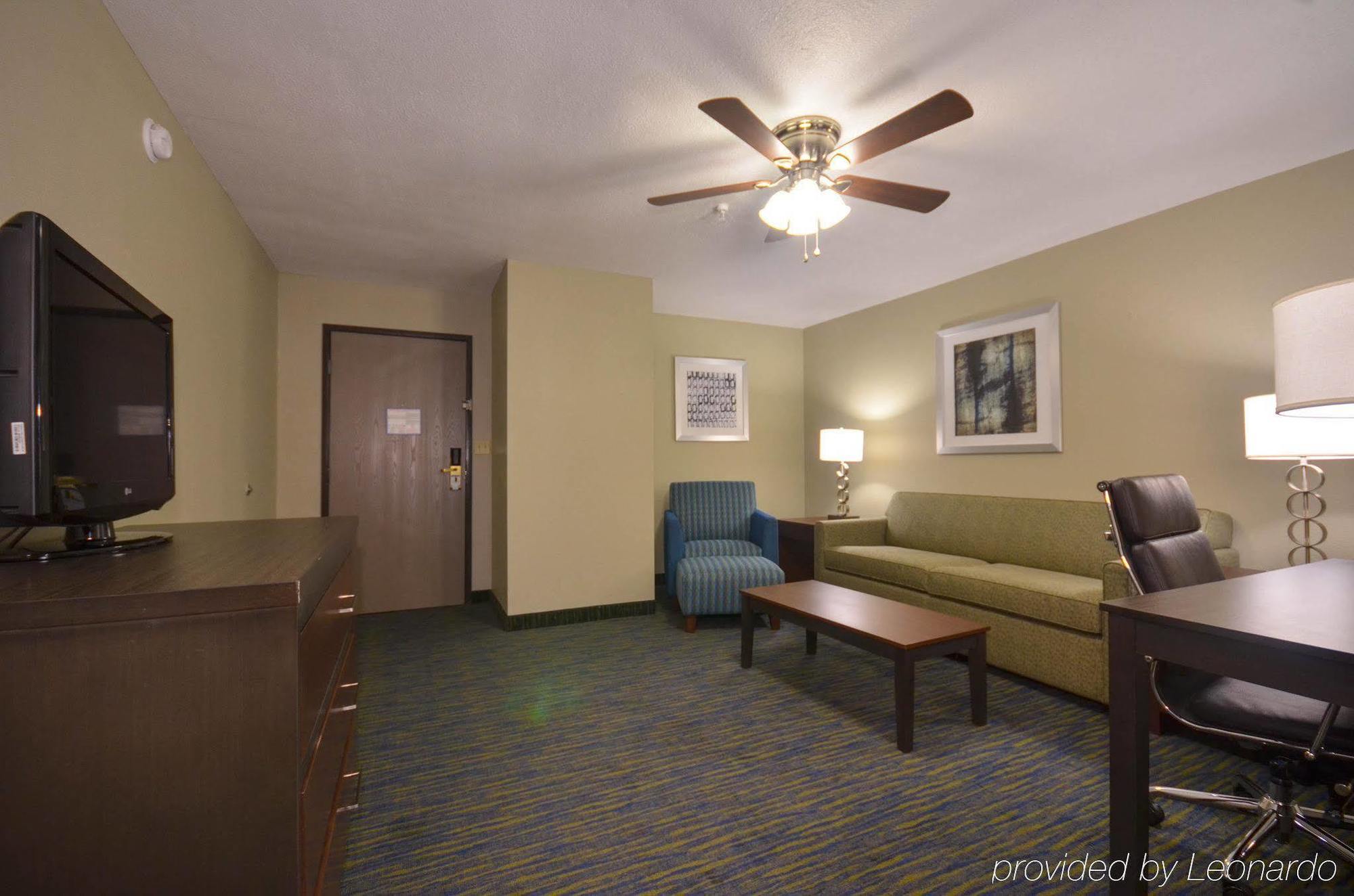 Express & Of Arkansas Area By Ihg 2* Fayetteville