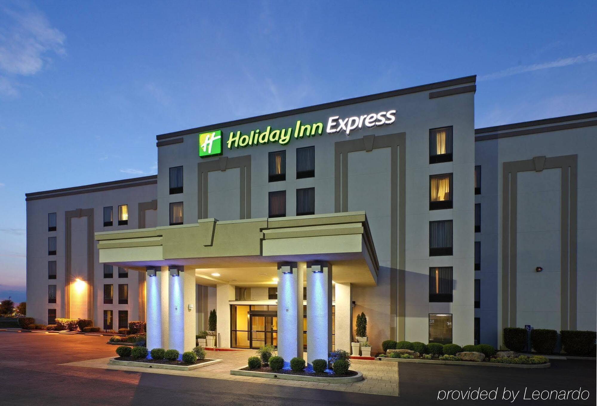Express & Of Arkansas Area By Ihg