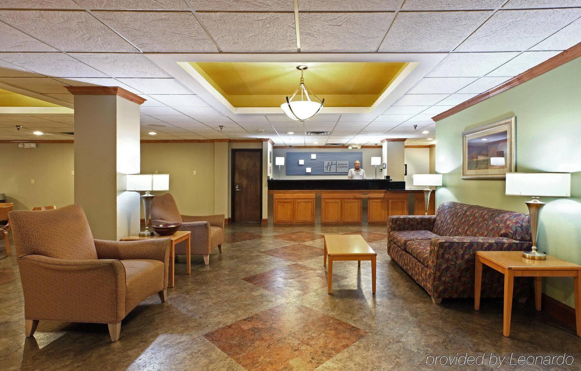 Express & Of Arkansas Area By Ihg Fayetteville