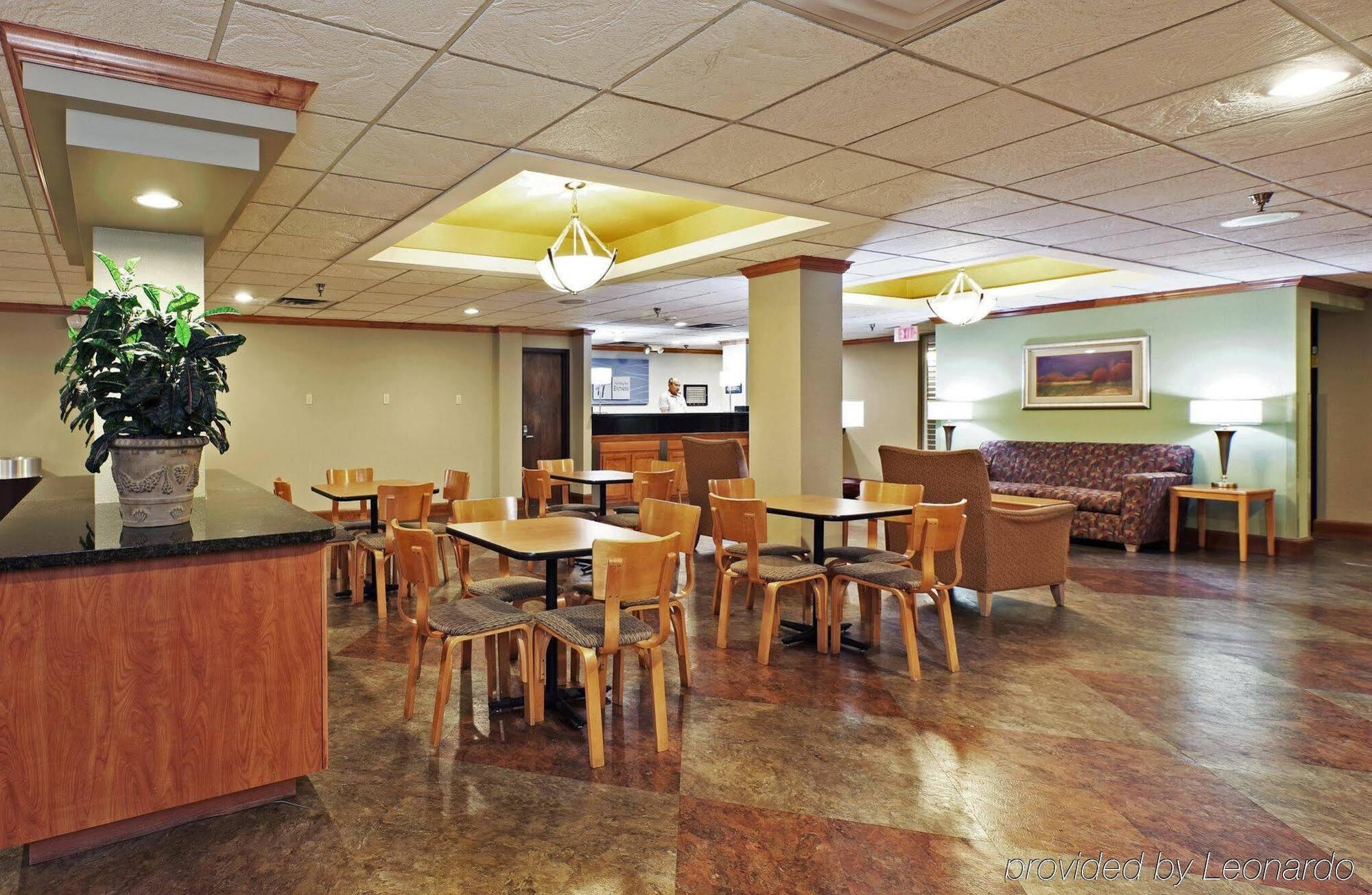 Hotel Express & Of Arkansas Area By Ihg Fayetteville