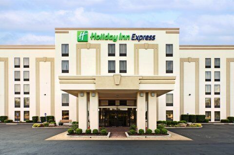 Hotel Express & Of Arkansas Area By Ihg