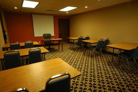 Express & Of Arkansas Area By Ihg 2*